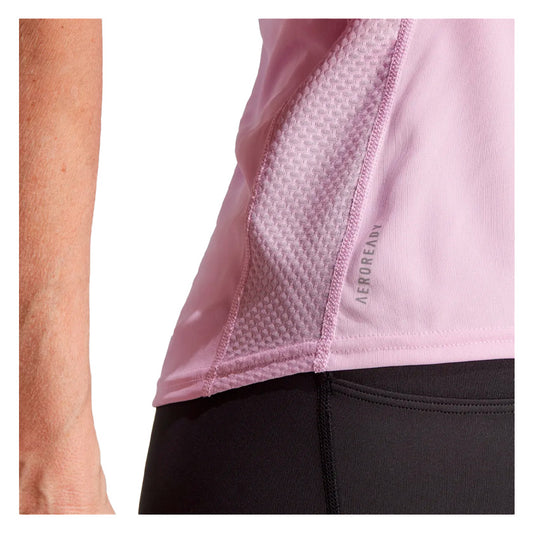 Playera Adidas Own The Run Tee IL4132 para mujer de color rosa de uso para entrenamiento