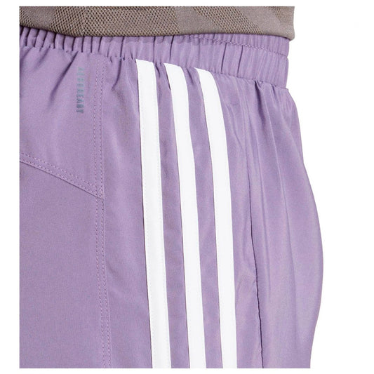Short Adidas Pacer Wvn High IT7764 para mujer de color morado de uso para entrenamiento con tecnología AEROREADY