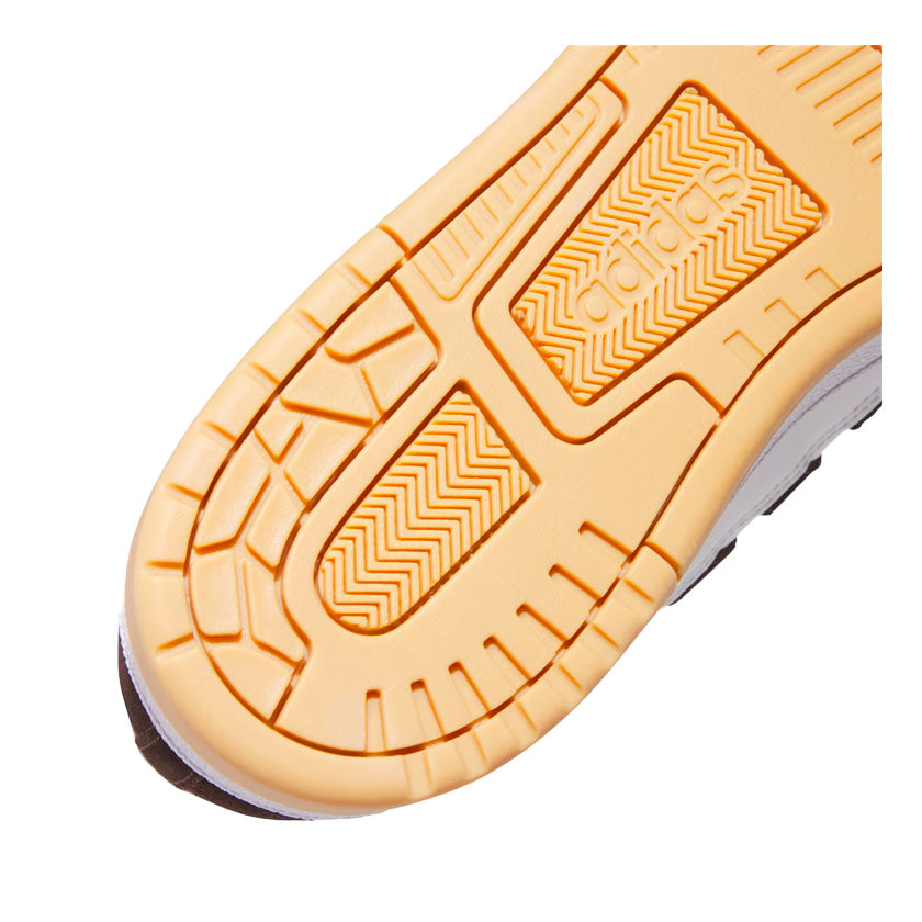 Tenis Adidas Rapid Court Low JS2209 para hombre de color blanco con café de uso casual