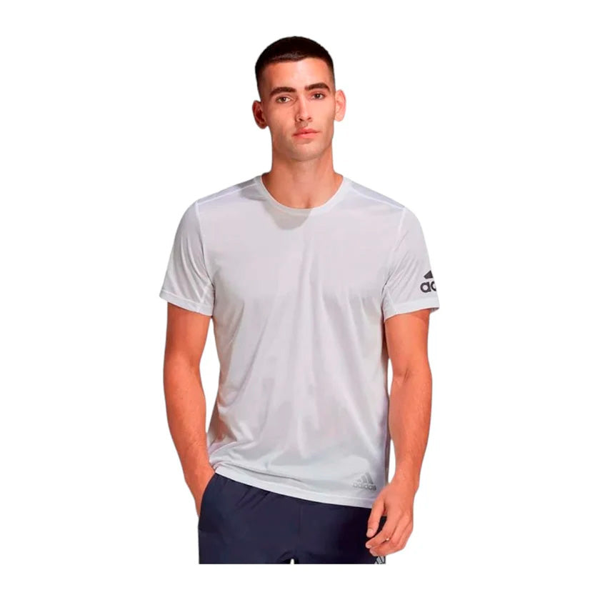Playera Adidas RU Event Tee HB7141 para hombre de color blanco de uso para entrenamiento