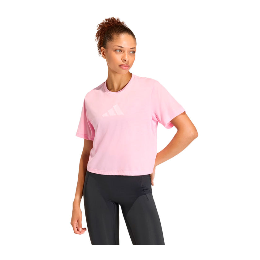 Playera crop top Adidas We Bl Tee KC5561 para mujer de color rosa de uso para entrenamiento
