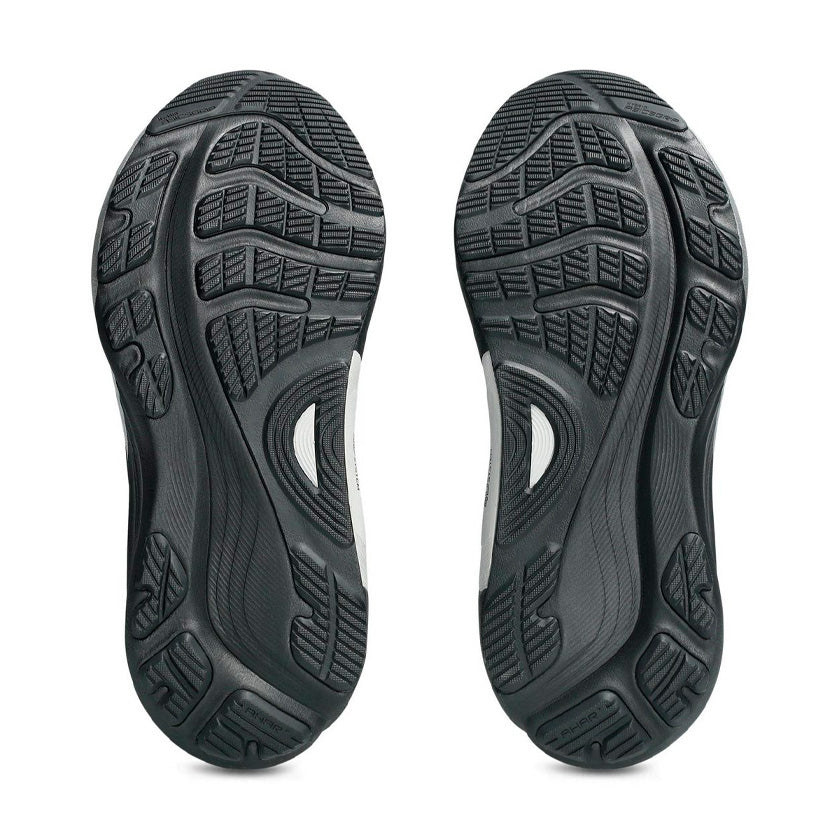 Tenis Asics GEL-Nimbus 28 Platinum 1012B978.001 para mujer de color negro con detalles en plata de uso para correr