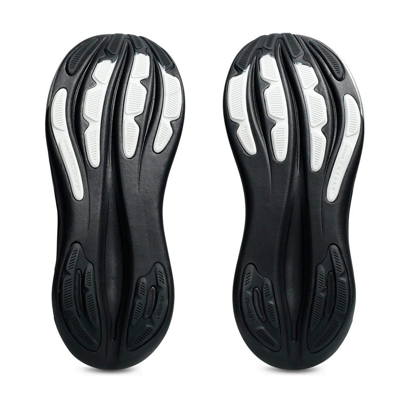 Tenis Asics GEL-Nimbus 28 Platinum 1011C214.001 para hombre de color negro con detalles en plata de uso para correr