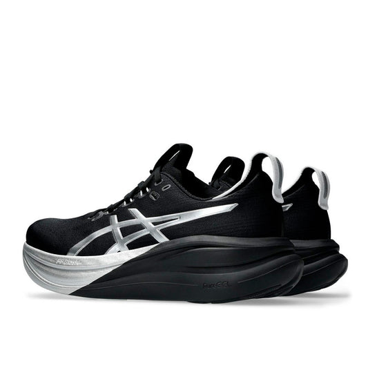 Tenis Asics GEL-Nimbus 28 Platinum 1011C214.001 para hombre de color negro con detalles en plata de uso para correr