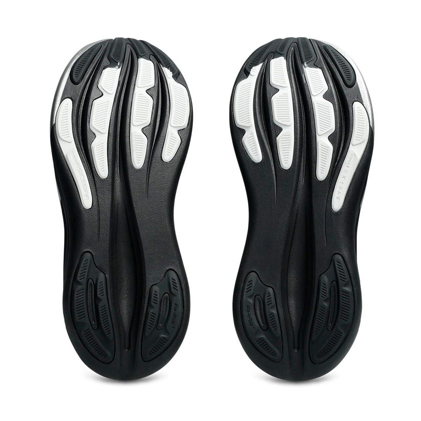 Tenis Asics GEL-Nimbus 28 Platinum 1012B978.001 para mujer de color negro con detalles en plata de uso para correr