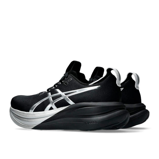 Tenis Asics GEL-Nimbus 28 Platinum 1012B978.001 para mujer de color negro con detalles en plata de uso para correr
