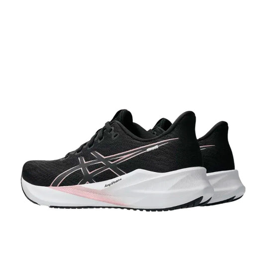 Tenis Asics Versablast 4 1012B775.003 para mujer running color negro con toque rosa