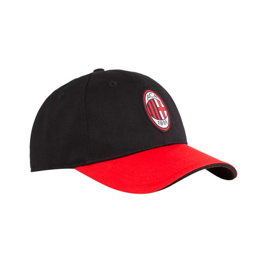 Gorra Puma ACM Fan BB Cap 025035 02 unisex de color negro con rojo con escudo del AC Milan de uso casual
