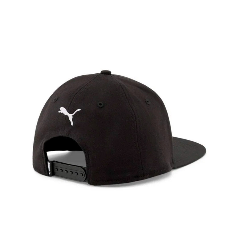 Gorra Puma Flatbrim Cap 024606 01 unisex de color negro con blanco de uso casual con visera plana