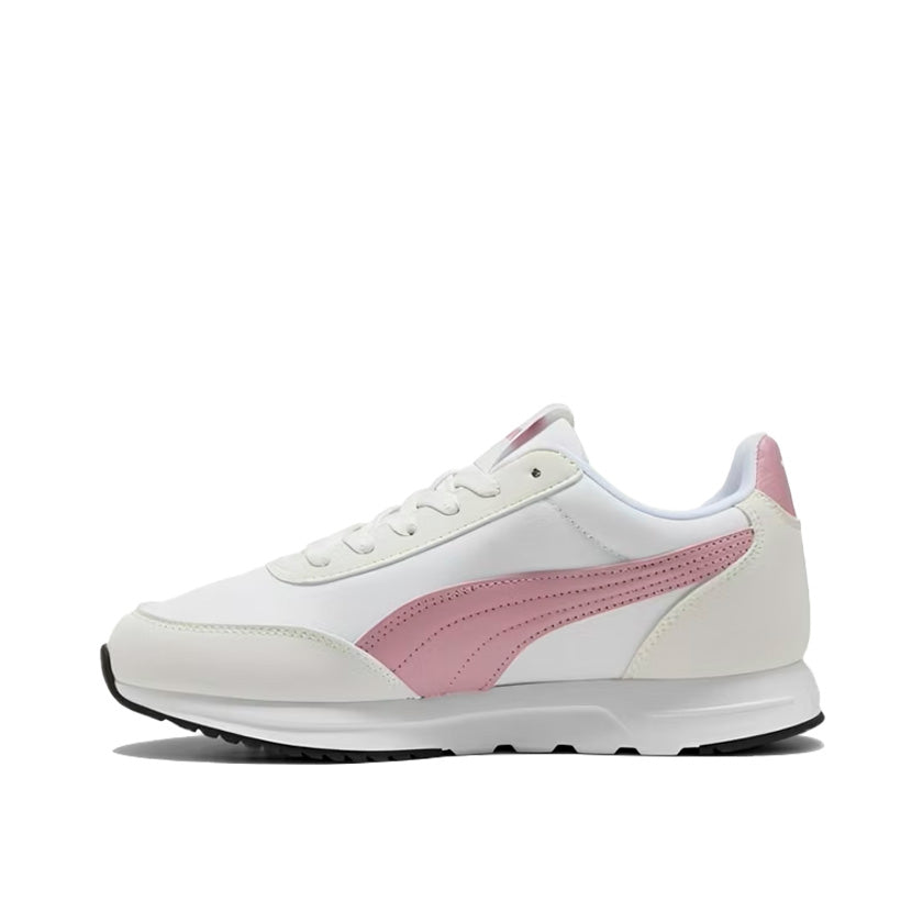 Tenis Puma R78 Lightwind 400267 22 para mujer casual color blanco con rosa