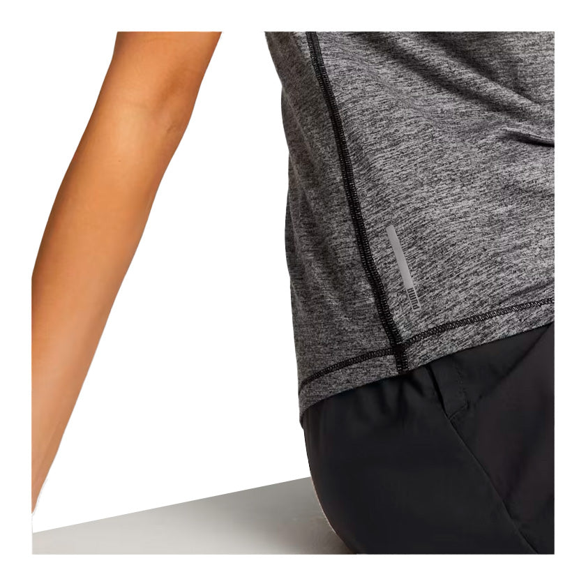 Playera Puma Train Favorite Heather Cat Tee Off 522418 01 para mujer de color gris oscuro de uso para entrenamiento