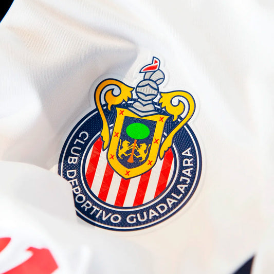 Jersey Puma Chivas Visita 24/25 763697 01 para hombre de color blanco de uso casual/deportivo