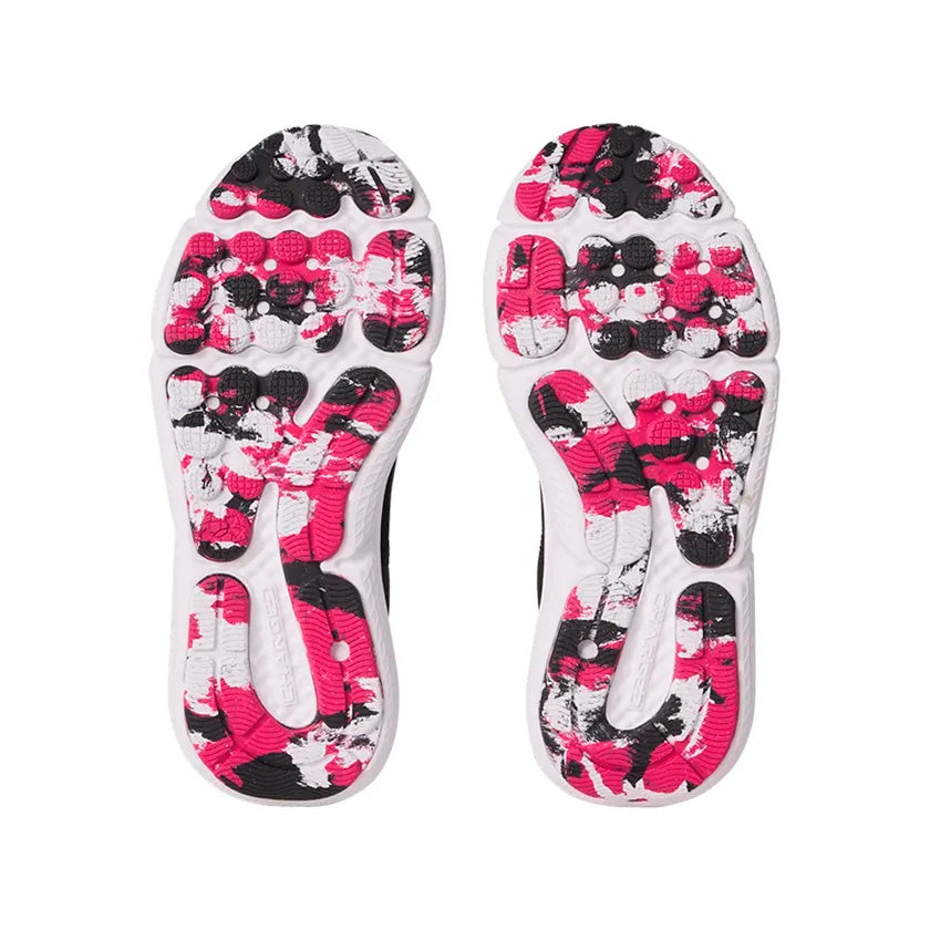 Tenis Under Armour W Charged Assert 10 3026179-005 para mujer de color negro con rosa de uso para entrenamiento