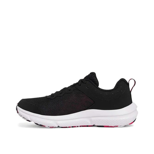 Tenis Under Armour W Charged Assert 10 3026179-005 para mujer de color negro con rosa de uso para entrenamiento